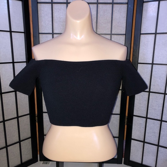 Kendall & Kylie Tops - Kendal and Kylie crop top